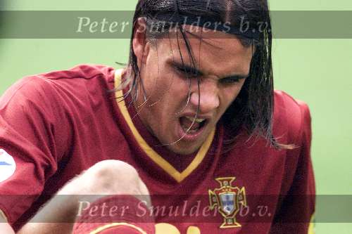 Amsterdam, 24 juni 2000   Euro 2000
Portugal-Turkije, eindstand 2-0
Nuno gomes geblesseerd
Europees Kampioenschap Voetbal 2000