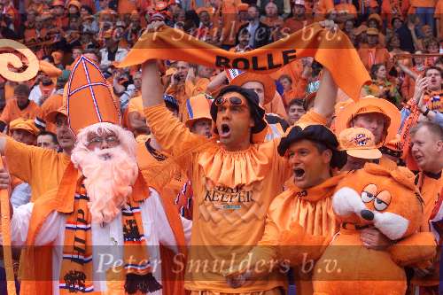 Rotterdam, 25 juni 2000   Euro 2000
Nederland-Yougoslavie, eindstand 6-1
Oranje supporters met o.a. Sinterklaas
Supporters Nederlands elftal
Europees Kampioenschap Voetbal 2000