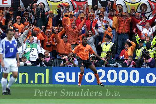 Rotterdam, 25 juni 2000   Euro 2000
Nederland-Yougoslavie, eindstand 6-1
4 doelpunten Patrick kluivert en 2 x Marc Overmars
Mooi aktie blijdschap juichfoto
Europees Kampioenschap Voetbal 2000