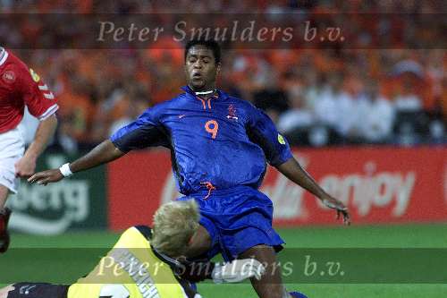 Rotterdam16 juni 2000 Euro 2000
Nederland-Denemarken, eindstand 3-0
Patrick Kluivert Peter Schmeichel
Europees Kampioenschap Voetbal 2000