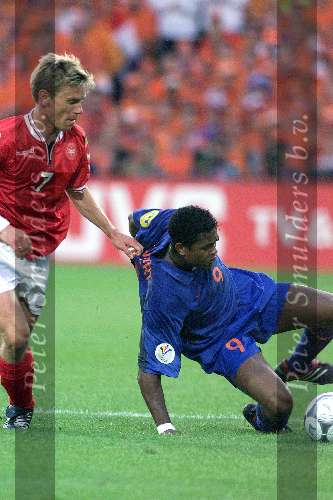 Rotterdam16 juni 2000 Euro 2000
Nederland-Denemarken, eindstand 3-0
Patrick Kluivert contra Allan nielsen shirtje trekken
Europees Kampioenschap Voetbal 2000