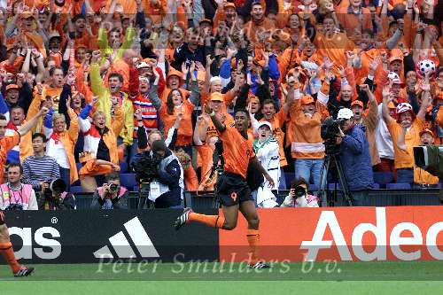 Rotterdam, 25 juni 2000   Euro 2000
Nederland-Yougoslavie, eindstand 6-1
4 doelpunten Patrick kluivert 
Patrick kluivert mooie aktie juichfoto
Europees Kampioenschap Voetbal 2000