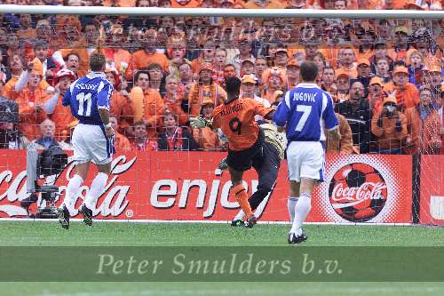 Rotterdam, 25 juni 2000   Euro 2000
Nederland-Yougoslavie, eindstand 6-1
4 doelpunten Patrick kluivert 

Patrick Kluivert scoort 1-0
Europees Kampioenschap Voetbal 2000