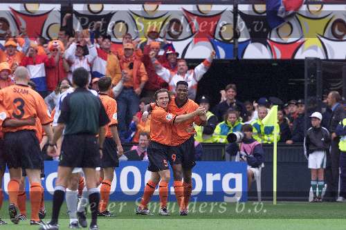 Rotterdam, 25 juni 2000   Euro 2000
Nederland-Yougoslavie, eindstand 6-1
4 doelpunten Patrick kluivert 
Patrick Kluivert en Boudewijn Zenden blij na de 2-0
Europees Kampioenschap Voetbal 2000