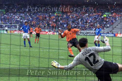 Amsterdam 29 juni 2000
Nederland-Italie 0-0 euro 2000
Patrick Kluivert mist 2e penalty
Europees Kampioenschap Voetbal 2000