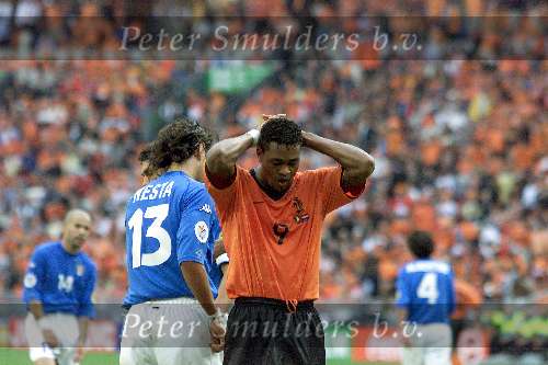 Amsterdam, 29 juni 2000   Euro 2000
Nederland-Italie, eindstand 0-0 ook na verlenging Italie wint na strafschoppen
Patrick kluivert mist strafschop in wedstrijd
Europees Kampioenschap Voetbal 2000