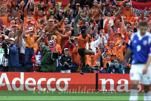 Rotterdam, 25 juni 2000   Euro 2000
Nederland-Yougoslavie, eindstand 6-1
4 doelpunten Patrick kluivert 
Patrick kluivert mooi aktie juichfoto
Europees Kampioenschap Voetbal 2000