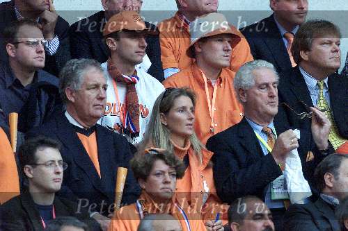 Amsterdam 29 juni 2000  Euro 2000
1/2 finale Nederland-Italie, eindstand 0-0 na verlenging 0-0 Nederland verliest met strafschoppen
Paulette Schroder en vader Martin Schroder
Europees Kampioenschap Voetbal 2000