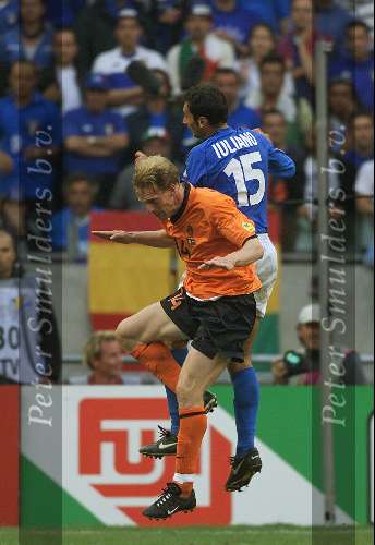 Amsterdam, 29 juni 2000   Euro 2000
Nederland-Italie, eindstand 0-0 ook na verlenging Italie wint na strafschoppen
Peter v Vossen
Europees Kampioenschap Voetbal 2000