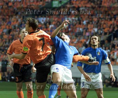 Amsterdam, 29 juni 2000   Euro 2000
Nederland-Italie, eindstand 0-0 ook na verlenging Italie wint na strafschoppen
Phillip Cocu
Europees Kampioenschap Voetbal 2000