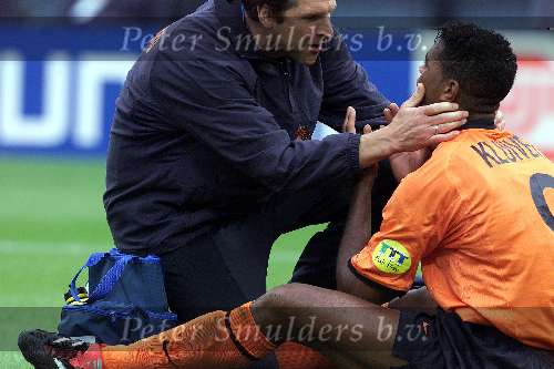 Rotterdam, 25 juni 2000   Euro 2000
Nederland-Yougoslavie, eindstand 6-1
Patrick Kluivert en Pim van Dordt
Blessure
Europees Kampioenschap Voetbal 2000
