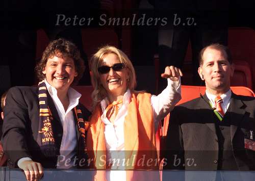Rotterdam16 juni 2000 Euro 2000
Nederland-Denemarken, eindstand 3-0
Rene Froger met Natsja Froger en de ex-vriend van Anita Meijer
Europees Kampioenschap Voetbal 2000