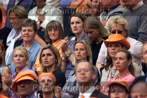 Amsterdam 21 juni 2000 euro 2000
Nederland-Frankrijk 3-2
Vrouw Ronald de Boer (links) en vrouw Frank de Boer (rechts)
Europees Kampioenschap Voetbal 2000