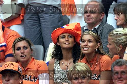 Amsterdam 11 juni 2000
Nederland-Tjechie 1-0 tijdens EK
Links vrouw Ronald de Boer
Europees Kampioenschap Voetbal 2000