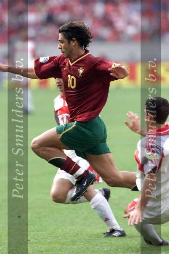 Amsterdam, 24 juni 2000   Euro 2000
Portugal-Turkije, eindstand 2-0
Rui Costa
Europees Kampioenschap Voetbal 2000
