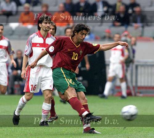 Amsterdam, 24 juni 2000    Euro 2000
Portugal-Turkije , eindstand 2-0
Rui Costa
Europees Kampioenschap Voetbal 2000