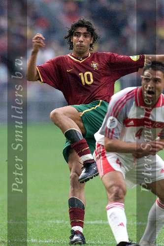 Amsterdam, 24 juni 2000   Euro 2000
Portugal-Turkije, eindstand 2-0
Rui Costa
Europees Kampioenschap Voetbal 2000