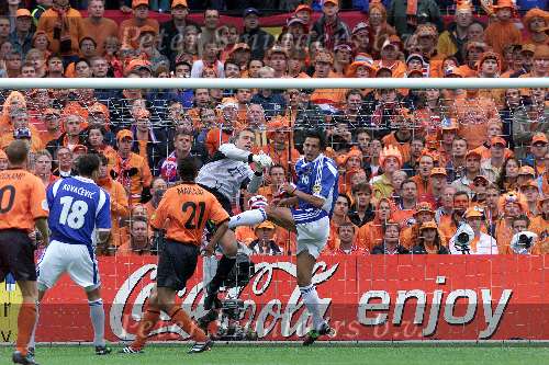 Rotterdam, 25 juni 2000   Euro 2000
Nederland-Yougoslavie, eindstand 6-1
Sander Westerveld in duel met Govedarica
Keepers aktie
Europees Kampioenschap Voetbal 2000