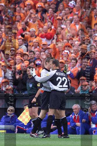 Rotterdam, 25 juni 2000   Euro 2000
Nederland-Yougoslavie, eindstand 6-1
Sander Westerveld vervangt Edwin vd Sar
Europees Kampioenschap Voetbal 2000