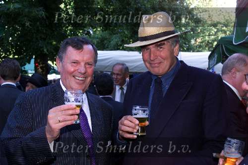 Breukelen 7 juni 2000
Haringparty op Nijenrode.
Tom westermeijer en Cor v Zadelhoff