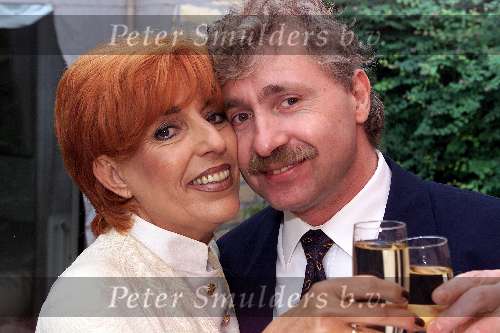 Geldrop 25 juni 2000
Trea Dobbs getrouwd voor de derde maal met Hans