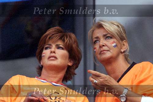 Amsterdam 29 juni 2000
Nederland-Italie 0-0 euro 2000
Yvonne Brandsteder met vriendin
Europees Kampioenschap Voetbal 2000