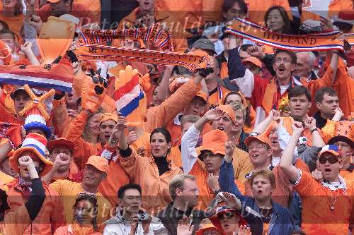 Rotterdam, 25 juni 2000   Euro 2000
Nederland-Yougoslavie, eindstand 6-1
4 doelpunten Patrick kluivert en 2 x Marc Overmars
oranje publiek.
supporters nederlands elftal
Europees Kampioenschap Voetbal 2000