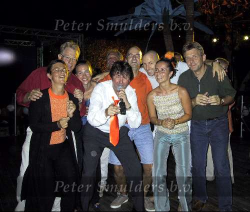 Dubai 3april 2001
Oranje feest
Albert West met organisatie