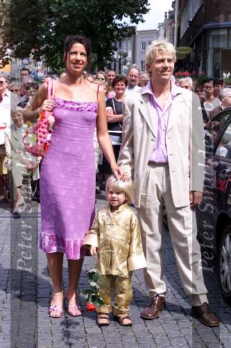 Den Bosch 29 juni 2001
Albert Verlinde en Onno Hoes trouwen.
Isa Hoes en Antonie Kamerling en hun zoontje Merlijn.