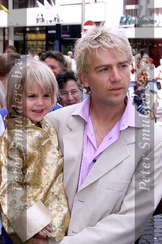 Den Bosch 29 juni 2001
Antonie Kamerling en hun zoontje Merlijn.