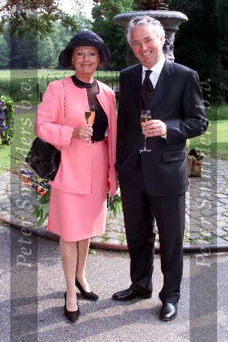 Breukelen 13 juni 2001
Haringparty op Neyenrode.
BRUNI HEINKE