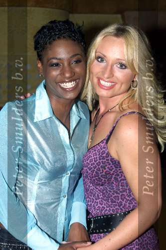 Aalsmeer 18 juni 2001
Desree van 2 brothers on th 4th floor en Edsilia Rombley