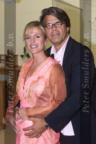 Weert 16 juni 2001
Emile Ratelband en zijn zwangere vriendin Sylvie bij bambino in Weert.