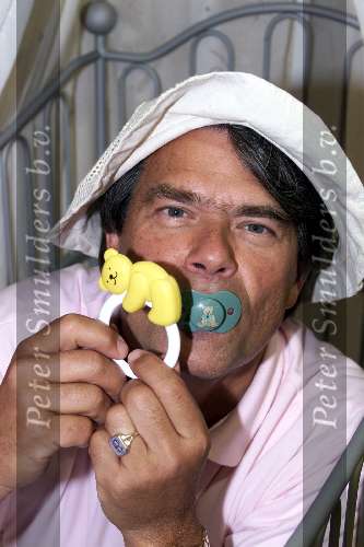 Weert 16 juni 2001
Emile Ratelband en zijn zwangere vriendin Sylvie bij bambino in Weert.