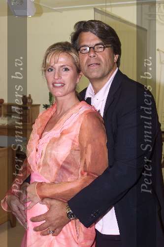Weert 16 juni 2001
Emile Ratelband en zijn zwangere vriendin Sylvie bij bambino in Weert.