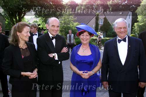 Loon op Zand 23 juni 2001
Opening huis Dhr. de Leeuw en zijn vrouw Mevr. de Leeuw
Met commissaris v d koningin Frank Houben en Carel Bikkers