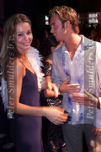 Utrecht 24 juni 2001
Premiere van Saturday Night Fever in Utrecht
Froukje de Both dansend met haar vriend