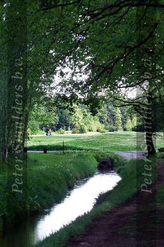 Veldhoven 11 mei 2001
Golfbaan Gendersteyn.
Golfen met riviertje de Gender met zicht op green hole 18