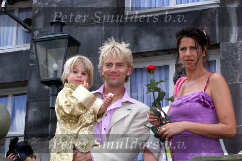 Den Bosch 29 juni 2001
Albert Verlinde en Onno Hoes trouwen.
Isa Hoes en Antonie Kamerling en hun zoontje Merlijn.