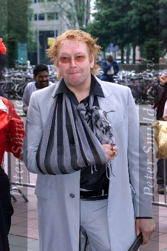 Utrecht 24 juni 2001
Premiere van Saturday Night Fever in Utrecht
Jan Aarntzen met arm in gips