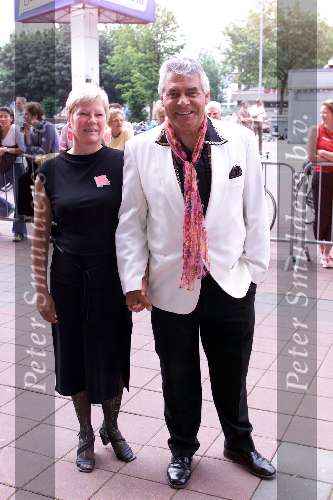 Utrecht 24 juni 2001
Premiere van Saturday Night Fever in Utrecht
Johan Stekelenburg met zijn vrouw