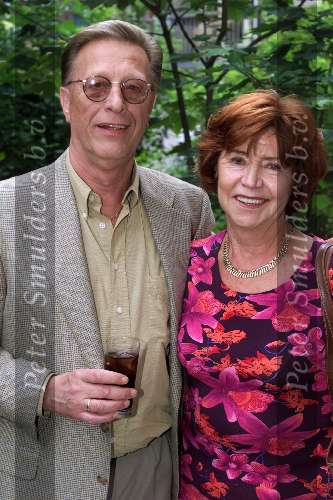 Amsterdam 15 juni 2001
Presentatie van het nieuwe internetbedrijf van Johnny de Mol 
John de Mol sr en zijn vrouw