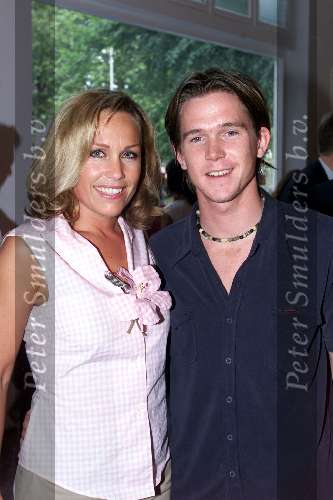 Amsterdam 15 juni 2001
Presentatie van het nieuwe internetbedrijf van Johnny de Mol en Tanja Jess