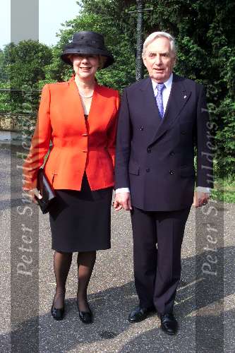 Breukelen 13 juni 2001
Haringparty op Neyenrode.
Korthals altes met zijn vrouw