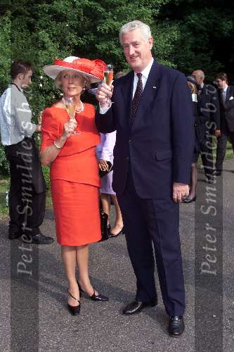 Breukelen 13 juni 2001
Haringparty op Neyenrode.
Martin Schroder met zijn vrouw