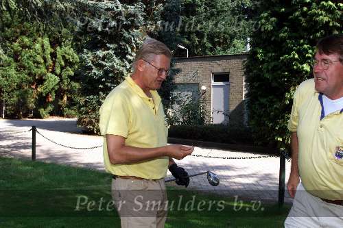 EINDHOVEN, 12 SEPTEMBER 1999
Golfbaan Welschap Slachtofferhulp
Henk Heister met Pieter v Vollenhoven