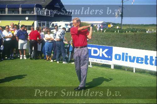 1993 Pieter v Vollenhoven op de eerste tee van de Noordwijksche Golfclub bij een pro-am
Golfen