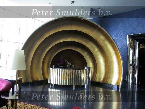 Dubai 7 Mei 2001
Het duurste en mooiste hotel van de wereld
Zes sterren hotel Burj Al Arab
Het gehele interieur van bladgoud