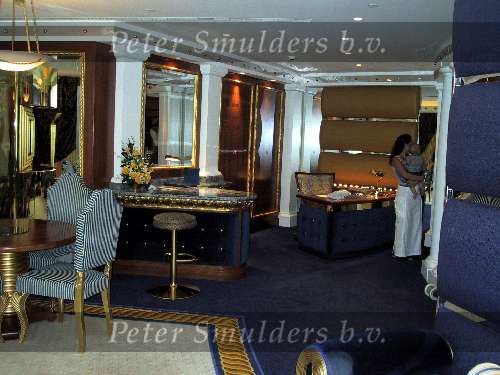 Dubai 7 Mei 2001
Het duurste en mooiste hotel van de wereld
Zes sterren hotel Burj Al Arab
Het gehele interieur van bladgoud