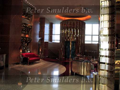 Dubai 7 Mei 2001
Het duurste en mooiste hotel van de wereld
Zes sterren hotel Burj Al Arab
Het gehele interieur van bladgoud